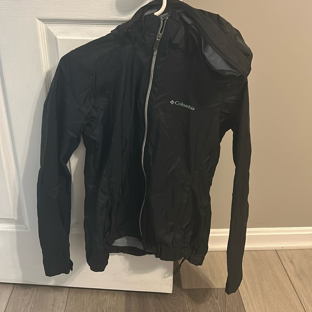 Women’s Columbia rain jacket size small